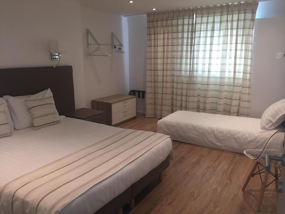Shelter-Rooms Buizingen Екстер'єр фото